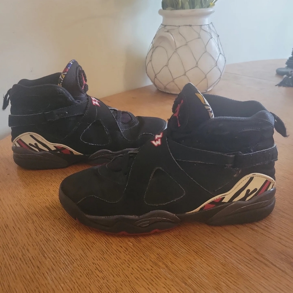 Jordan 8 Retro Playoff 2013 size 7 or Womens  8.5